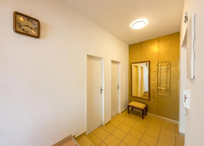 Jacob Apartman *