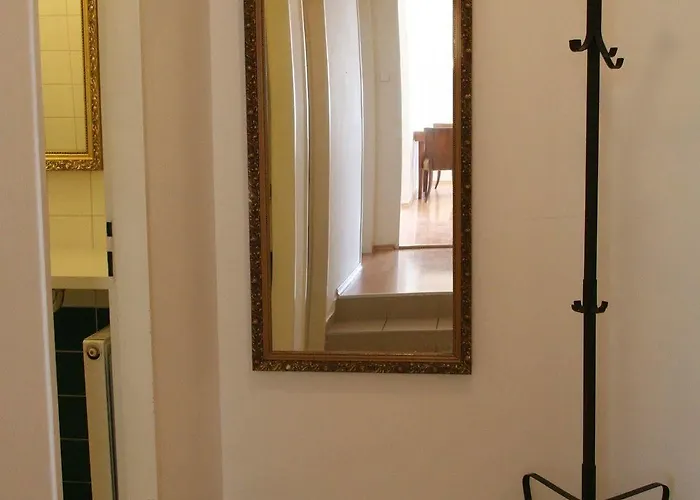 Jacob Apartman *