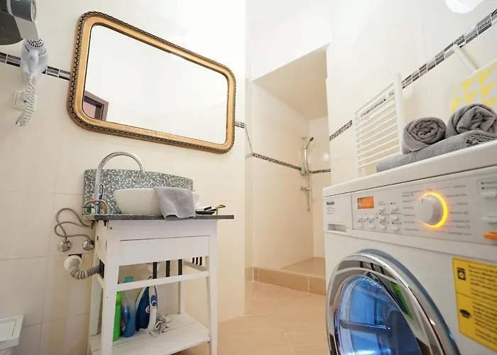 Jacob Apartman *